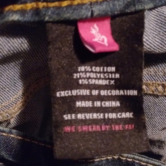 Torrid stretch jeans with rhinestones size 16 - Picture 7 of 7